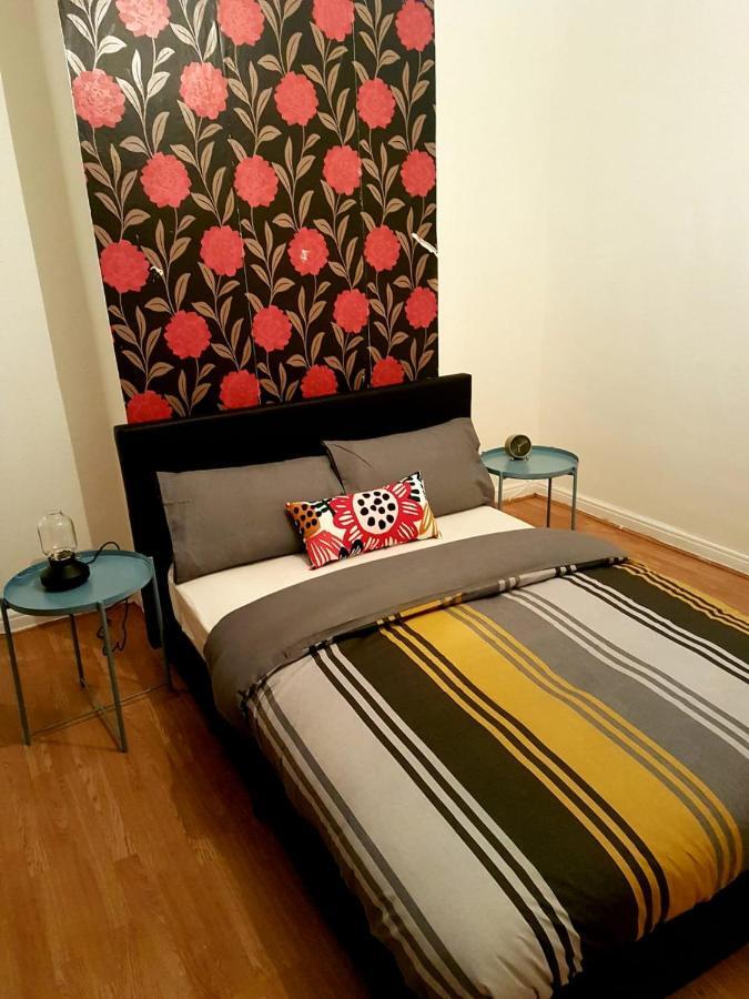 Budget House In Gants Hill Bed & Breakfast Ilford Bagian luar foto